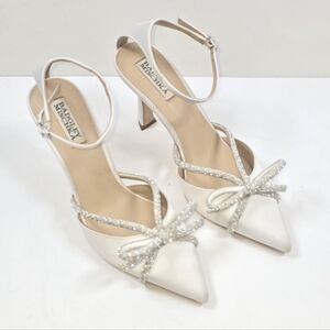 Badgley Mischka Satin Embellished Bow Pointed Toe Ankle Strap Bridal Heels 8.5
